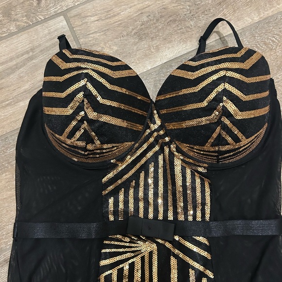 Black Fuchsia Secret Lace Womens Sequin Panel Bodysuit Size Large Art Deco New - Picture 4 of 12